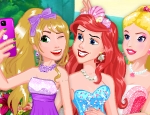 Play Free Disney Princess Selfie