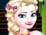 Play Free Elsa Goes To High School